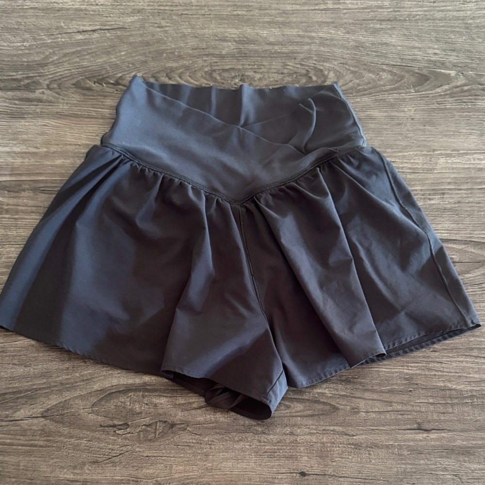 Offline by aerie real me flowy shorts